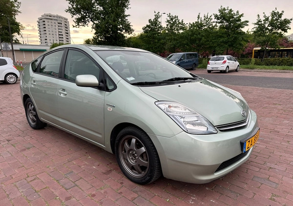 Toyota Prius cena 25000 przebieg: 240000, rok produkcji 2007 z Warszawa małe 631